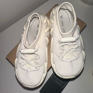 Yeezy 450 “cloud white”